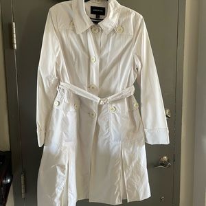 White London fog trench raincoat with pleat detail, size medium